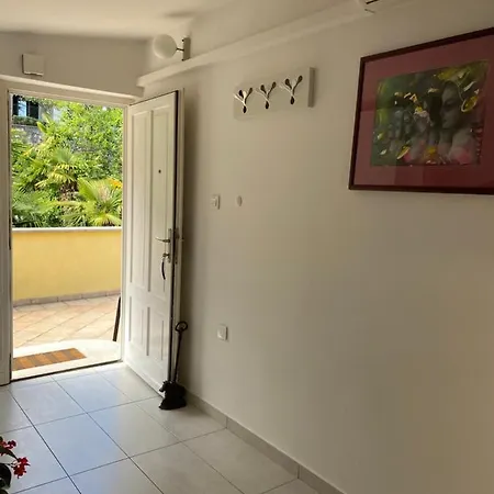 Hortensia Apartment *